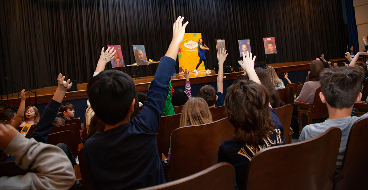 kids engaged with imagine arts show in detroit